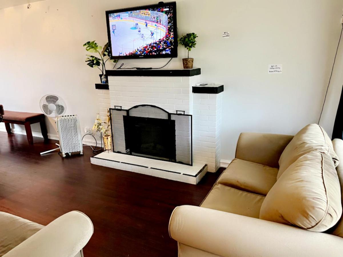 Vintage - 3 Bed House - North Surrey - Ping-Pong And Pool Table - Tv Cable 빌라 외부 사진