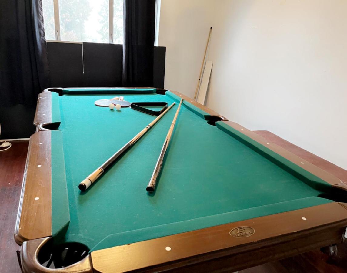 Vintage - 3 Bed House - North Surrey - Ping-Pong And Pool Table - Tv Cable 빌라 외부 사진
