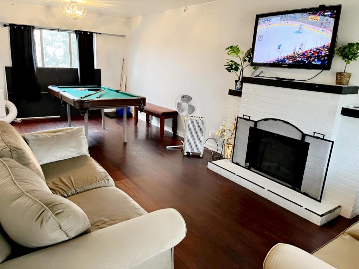 Vintage - 3 Bed House - North Surrey - Ping-Pong And Pool Table - Tv Cable 빌라 외부 사진